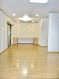 ���r���O�@���r���O�F�󎺎�